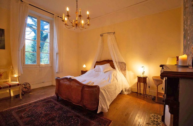 Romantisches Zimmer im Château Lestéous
