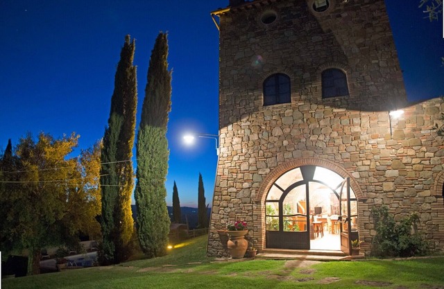 Romantisches Steinapartment mit Pool und direkt am Meer