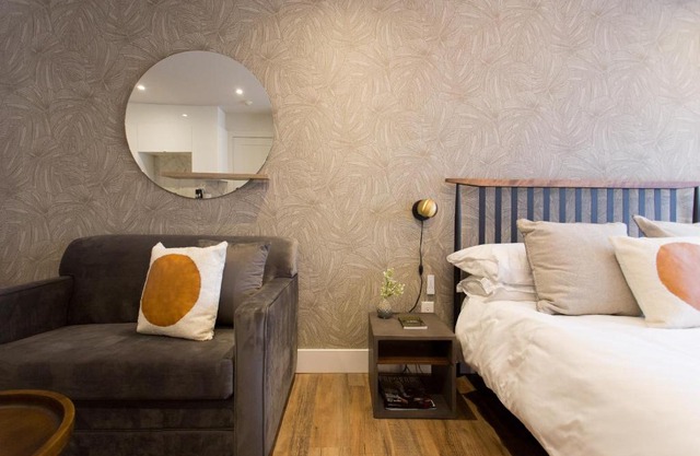 Romantic Studio in the Heart of Little Italy by Den Stays