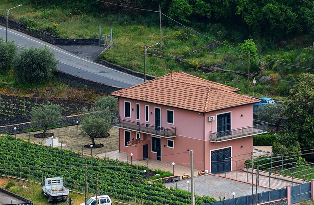 Romantic villa on the slopes of Etna