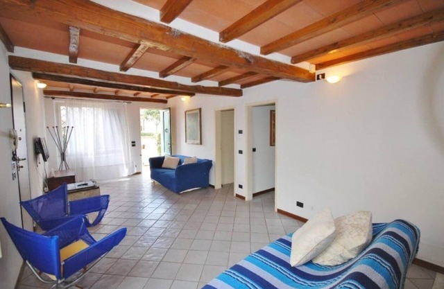 ROMANTISCHE VILLA MIT GARTEN, BBQ, WI FI, KLIMAANLAGE
