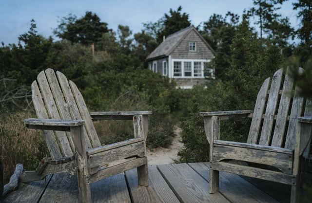 Romantisches Waterfront Artist Cottage für 2 Personen mit Patio, Grill und Blick auf die Bucht