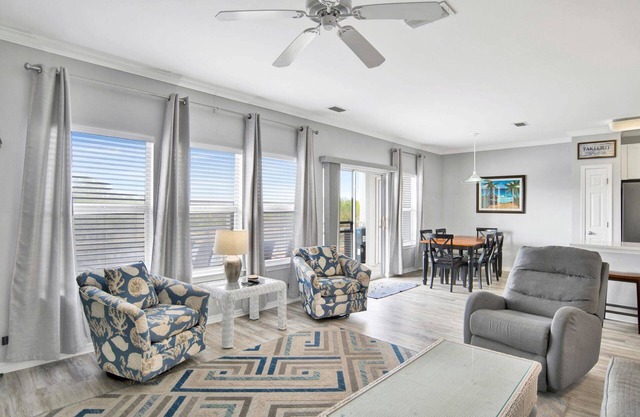 Romar Lakes 202A ~ Outdoor Pool, Beach Access + $400 in FREE Activities Daily ~ Zoo/Parasail + More