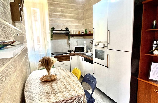 ROMUhouse economy apartment