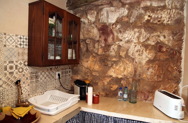 Zimmer in einem neuen Haus mit Balkon im zentralen Bereich des Dorfes