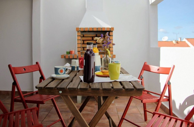 Dach- und Grillhaus im Zentrum von Mafra Vila