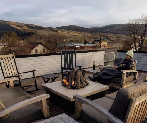 Rooftop Guest House with Hot Tub