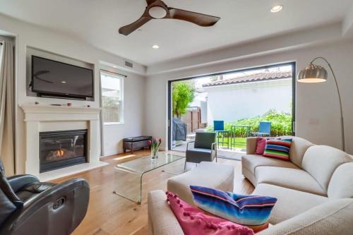 Rooftop Patio Hot Tub AC Beach & Bay Views