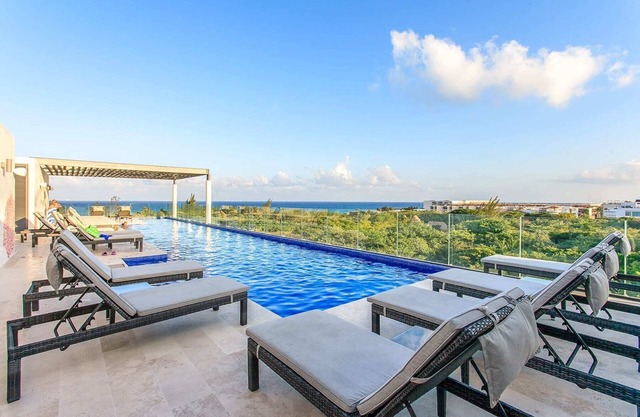 Luxe Oasis | Rooftop Infinity Pool | Terrace