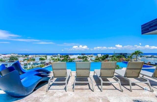 Near Beach & 5th | Rooftop Pool | Fiber Optic WiFi