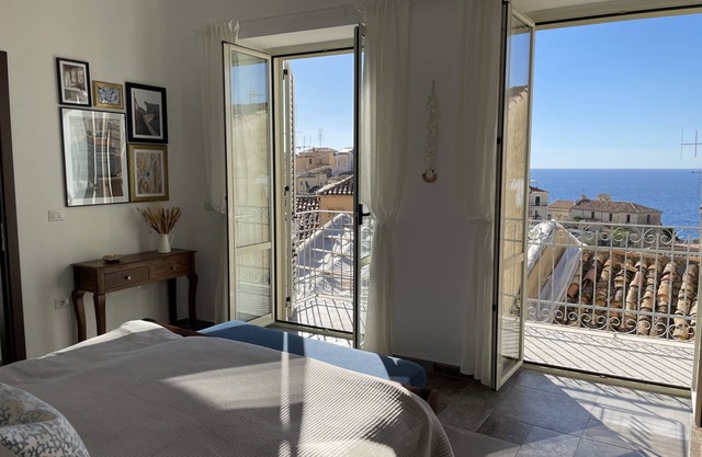Rooftop Terrace With sea View in Pizzo old Town