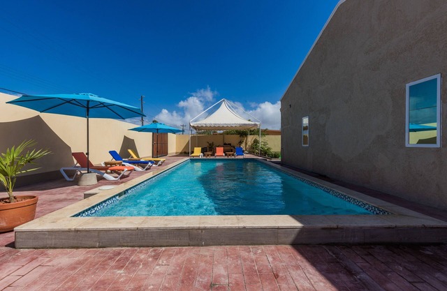 Rooi Santo Apartments