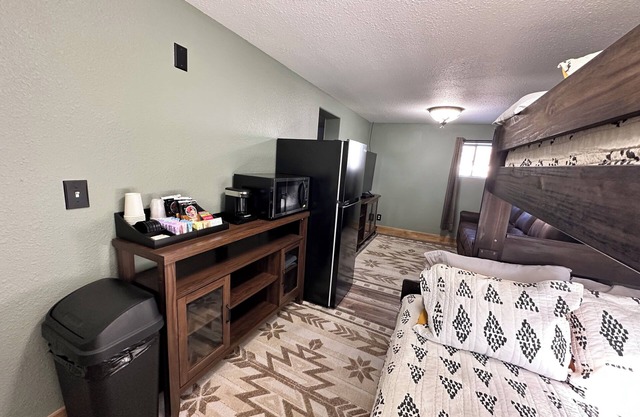 Room 10- Caribou Crossing Motel Newly Renovated