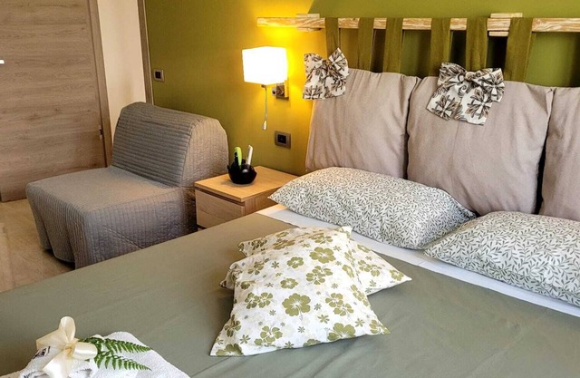 Room 102 -- studio apartment.