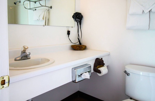 Room 19 Double Queen Studio with Kitchenette