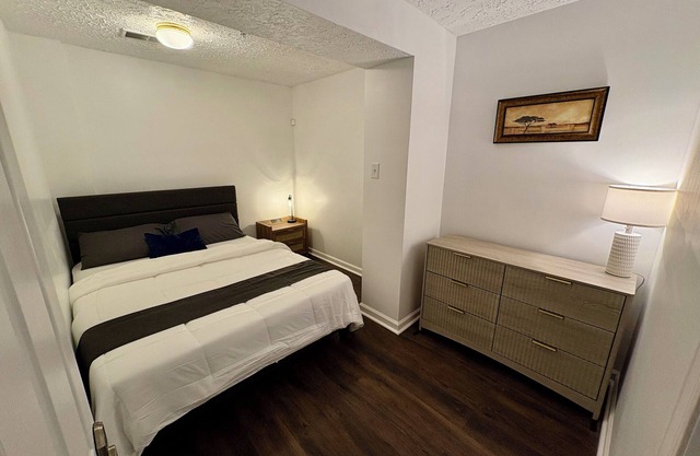 Room #2 in Elkton, MD – Easy Access to I-95