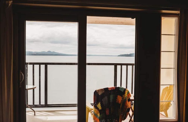 Room 204- Oceanfront room with balcony and two queen beds