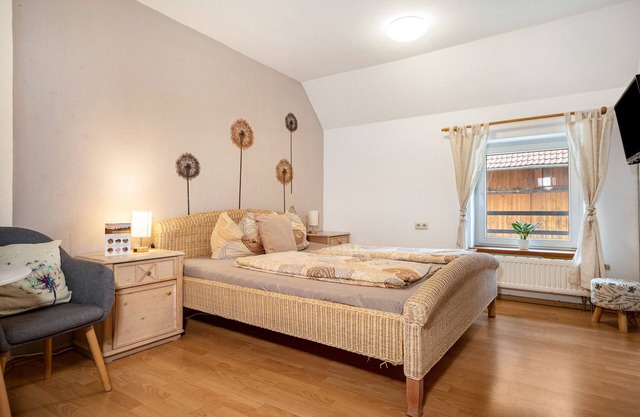 'Zimmer 4', gemütliches Doppelzimmer mit großem Bett