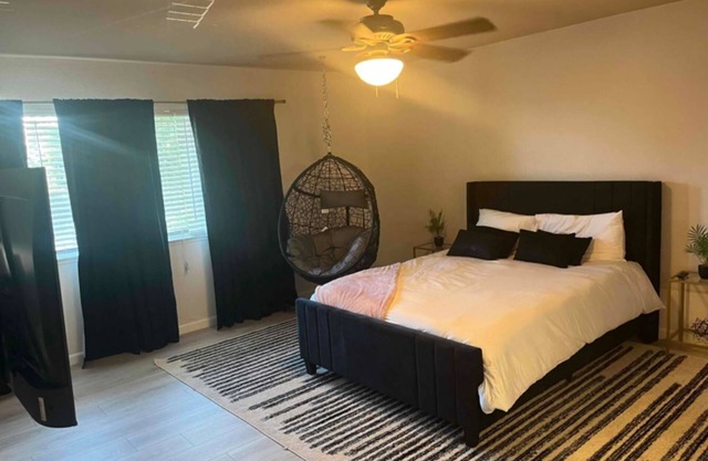 Room-4-Rent. With Chef!