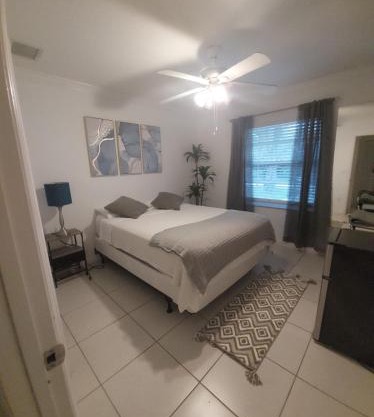 Room 5 minutes from PBI Airport