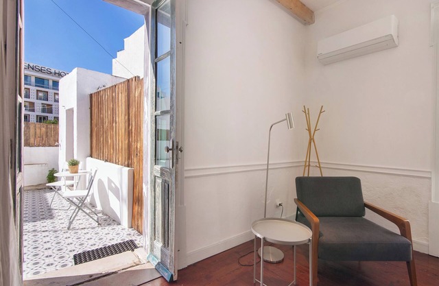 Zimmer '8' mit gemeinsamer Terrasse, Wi-Fi und Klimaanlage
