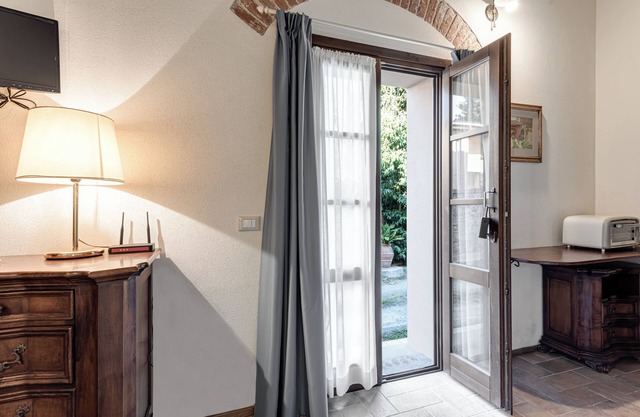Room 'Blu' with Shared Garden, Wi-Fi and Air Conditioning
