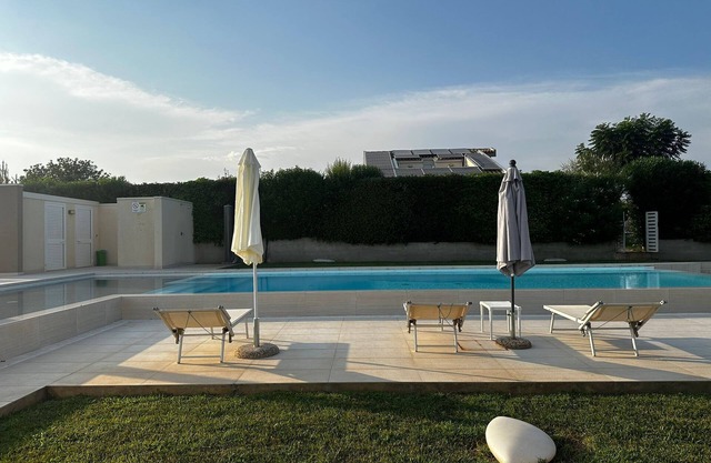 Room 'Camera Limone' with Shared Pool, Wi-Fi and Air Conditioning