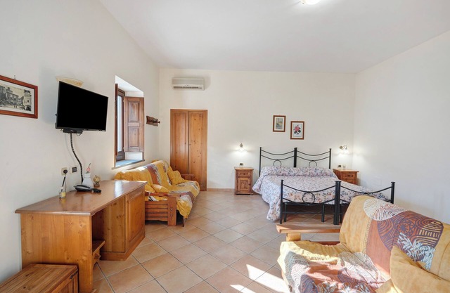 Zimmer 'Capri Con Vista Monti E Cortile' mit Gemeinschaftsterrasse, Gemeinschaftsgarten und Wi-Fi