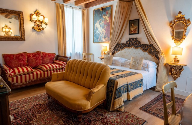Room 'Casino Di Caccia 1' with Shared Pool, Wi-Fi and Air Conditioning