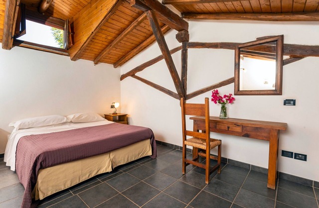 Room 'Cosimo' with Mountain View, Wi-Fi and Air Conditioning
