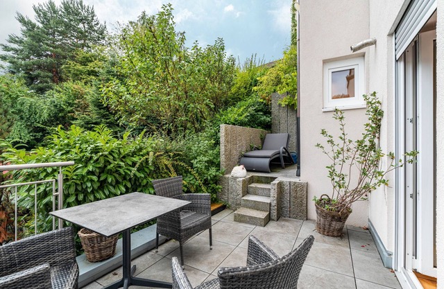 Zimmer 'Hühnerstall' mit Terrasse, WLAN und Klimaanlage
