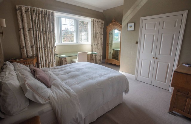 Room in 120-year-old country retreat, ideal for adventurers