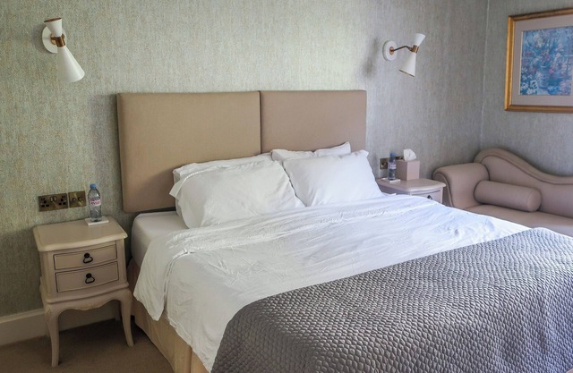 Room in 120-year-old country retreat, ideal for adventurers