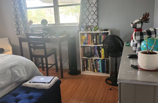 Room in Condo /Home-like Stay in Florida