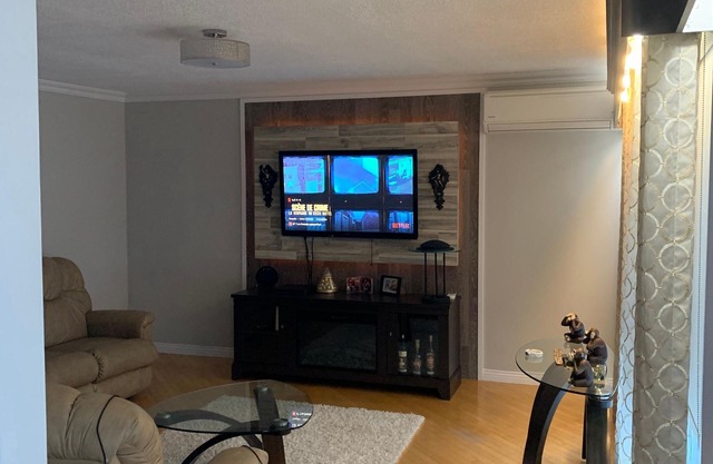 Room in Guest Room - Room for Renting Inside House - Without Breakfast Provided