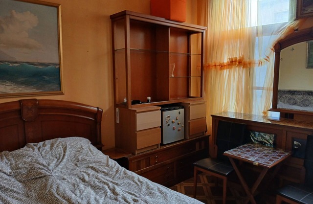 Room in House - 2 Floors 2 Bedrooms Near Central Station