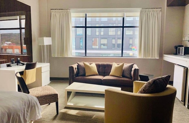 Room in luxurious downtown property