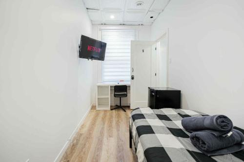 Room in montreal