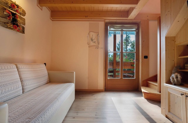 Zimmer 'Larice' mit Bergblick, Gemeinschaftsgarten und Balkon