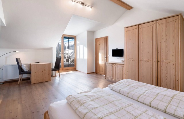 Zimmer 'Mairhof Acht Gipfel' mit Bergblick, privater Terrasse und Gemeinschaftsgarten