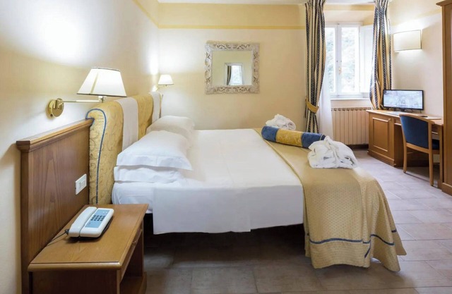 Room 'Matrimoniale 3' with Shared Garden, Wi-Fi and Air Conditioning