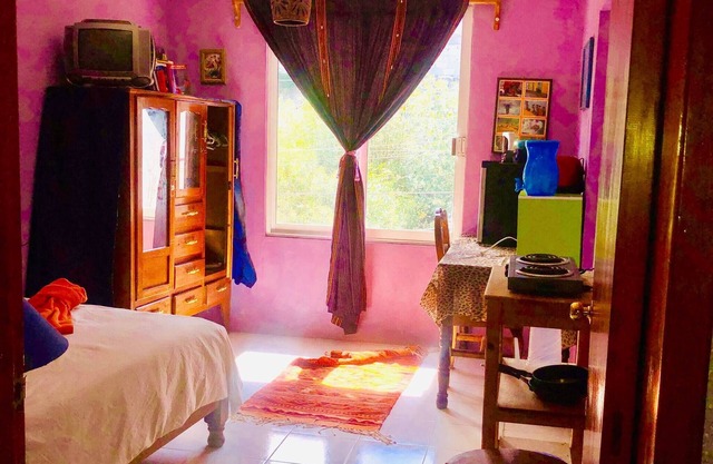 Room in Apartment - Central Comfy Small Studio