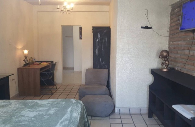 Accommodation near the airport with swimming pool
