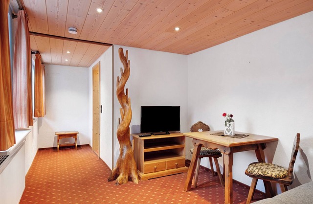 Zimmer 'Nr 4' mit Bergblick, Gemeinschaftsterrasse und Wi-Fi