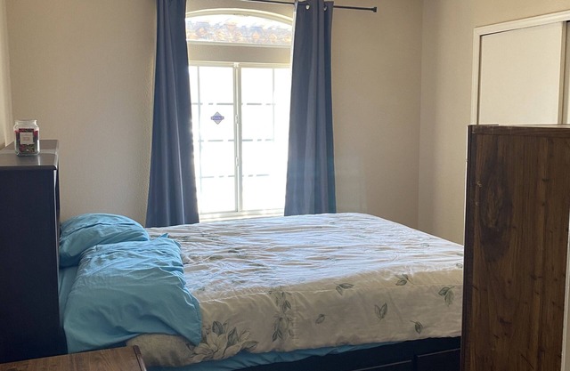 ROOM ONLY!!!! Safe, family oriented neighborhood.