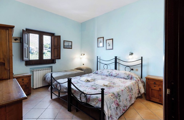 Zimmer 'Pompei Con Vista Montagna' mit Gemeinschaftsterrasse, Gemeinschaftsgarten und Wi-Fi