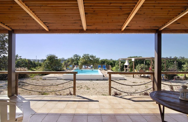 Room 'Quarto Lírio Das Areias' with Shared Pool, Wi-Fi and Air Conditioning