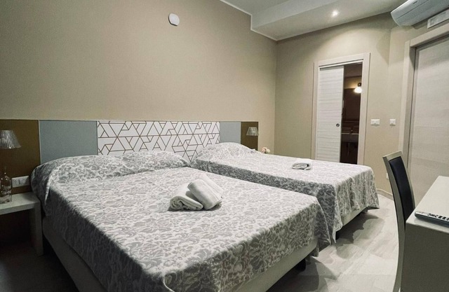 Room 'Tripla' with Wi-Fi and Air Conditioning