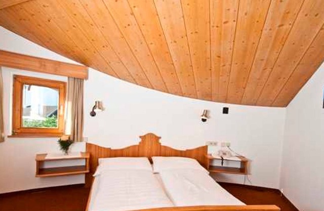 Room - Type BF - Hotel Handl ***