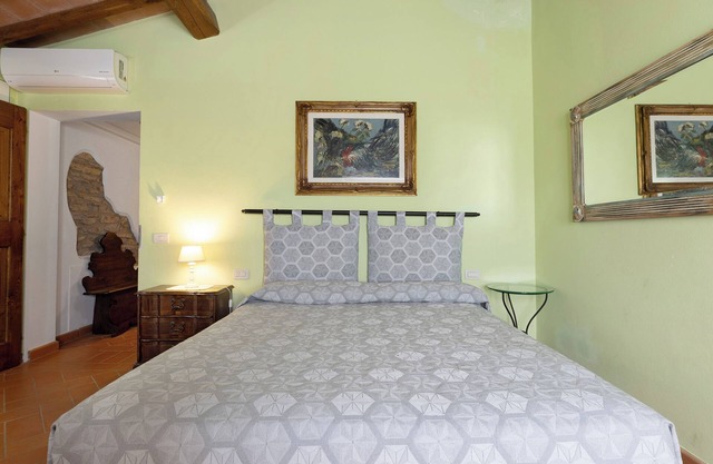 Room 'Verde I Cipressi' with Shared Garden, Wi-Fi and Air Conditioning